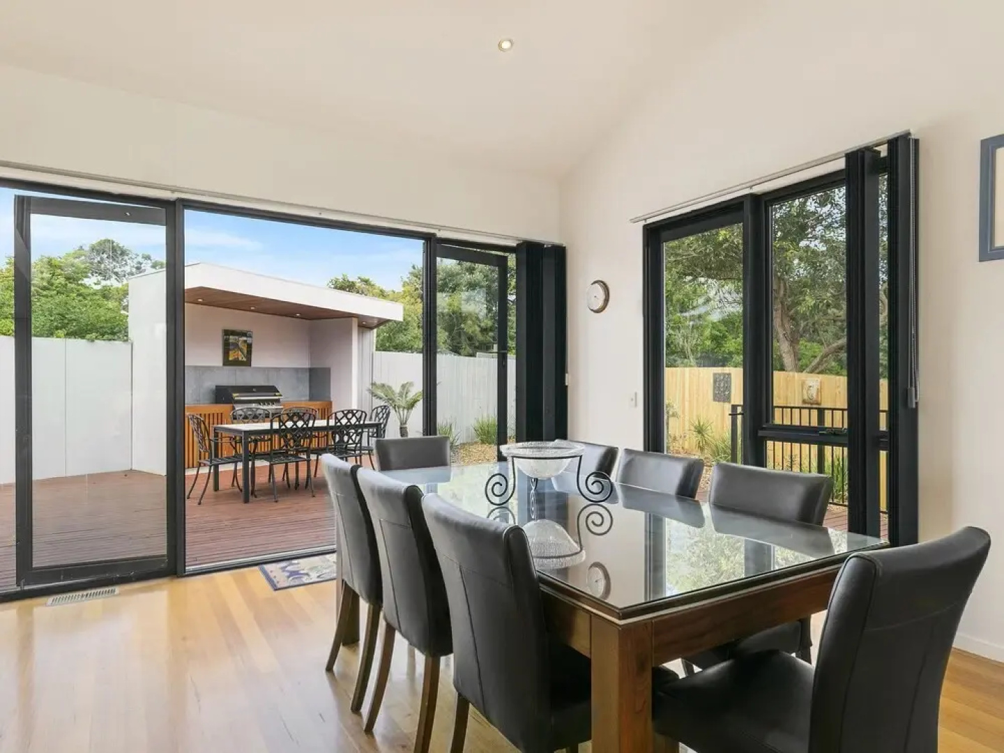 Beachside Luxury - PET Friendly - Surf Side
