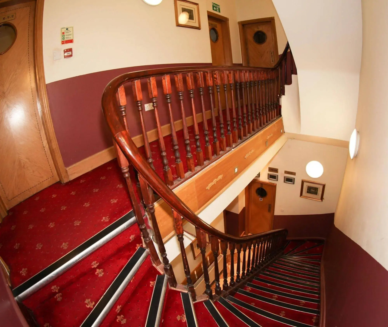 Holland Inn Hotel