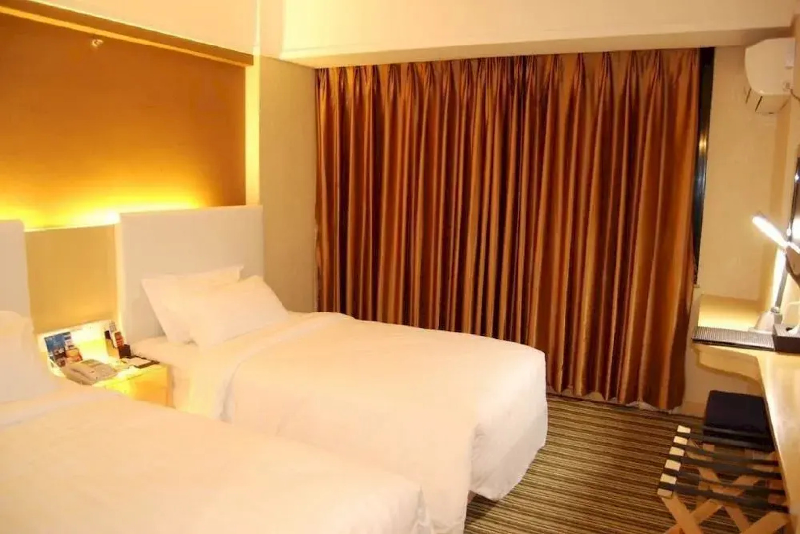 Zhuhai Yujing Business Hotel