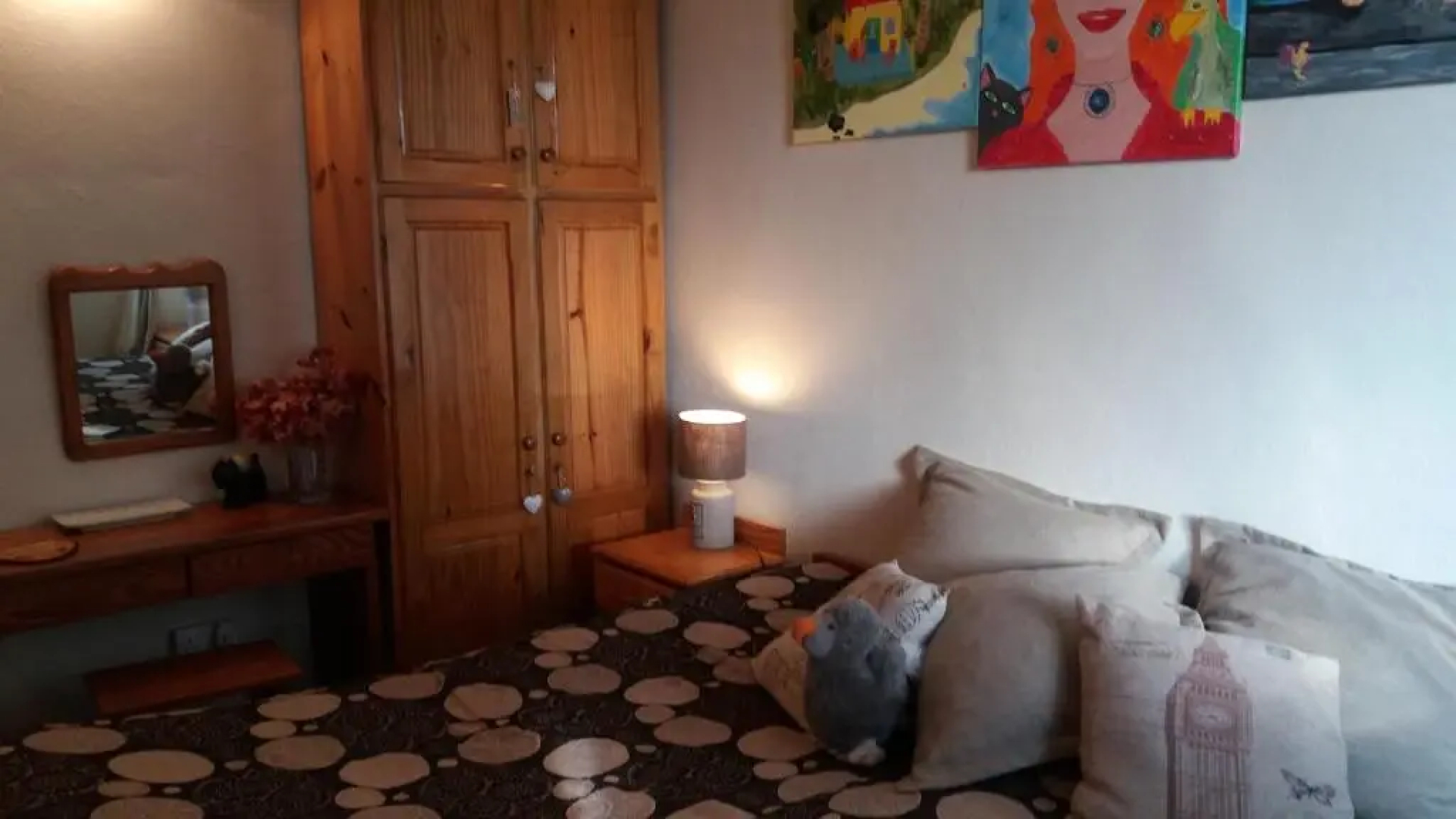 Comfy home-tropical garden & 5 min walk to beach