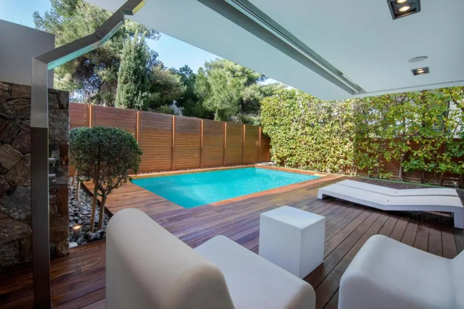 Elegant and Private Living by Neuvel