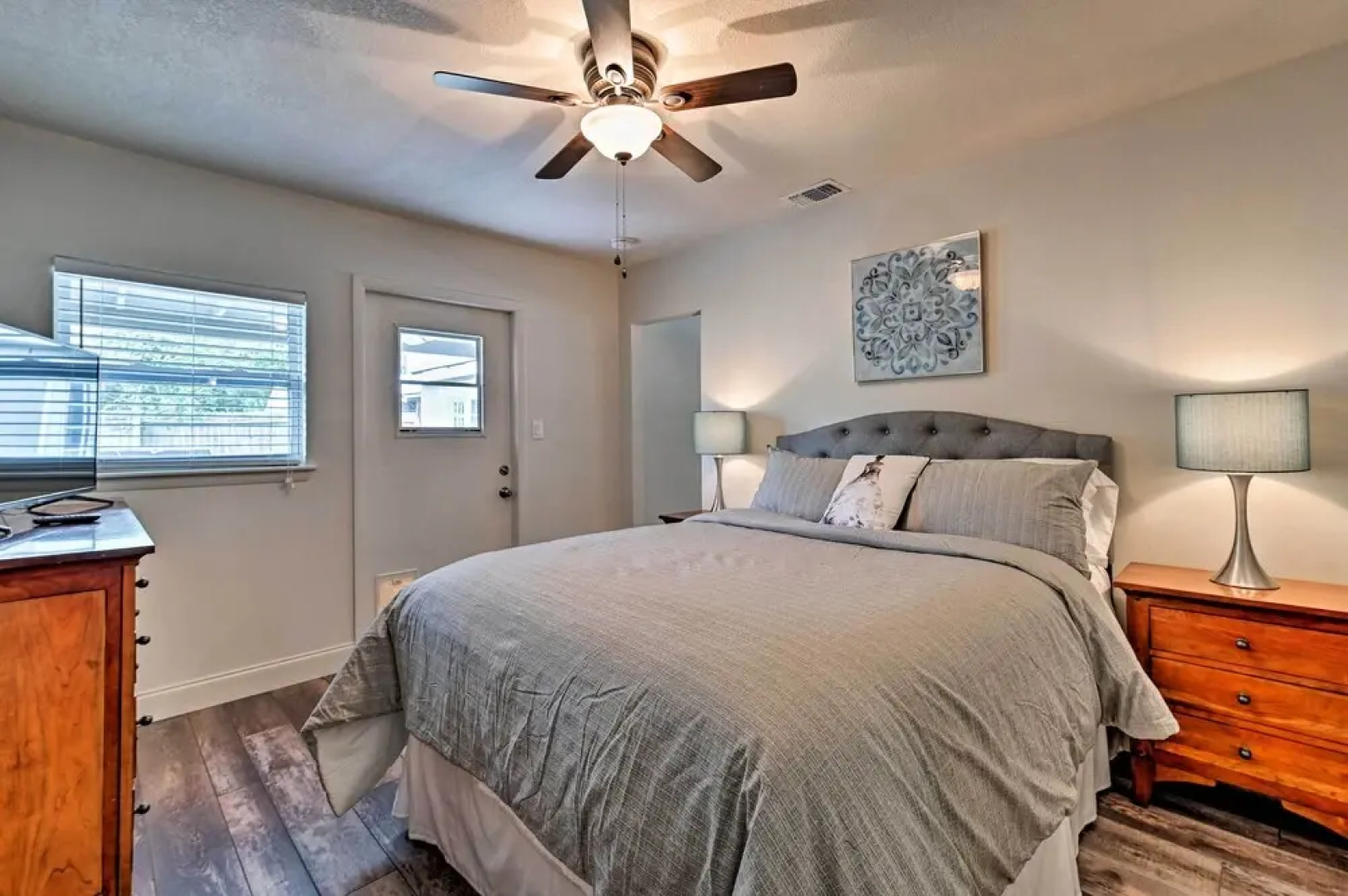 Walkable Winter Garden Bungalow: 3 Blocks to Dtwn