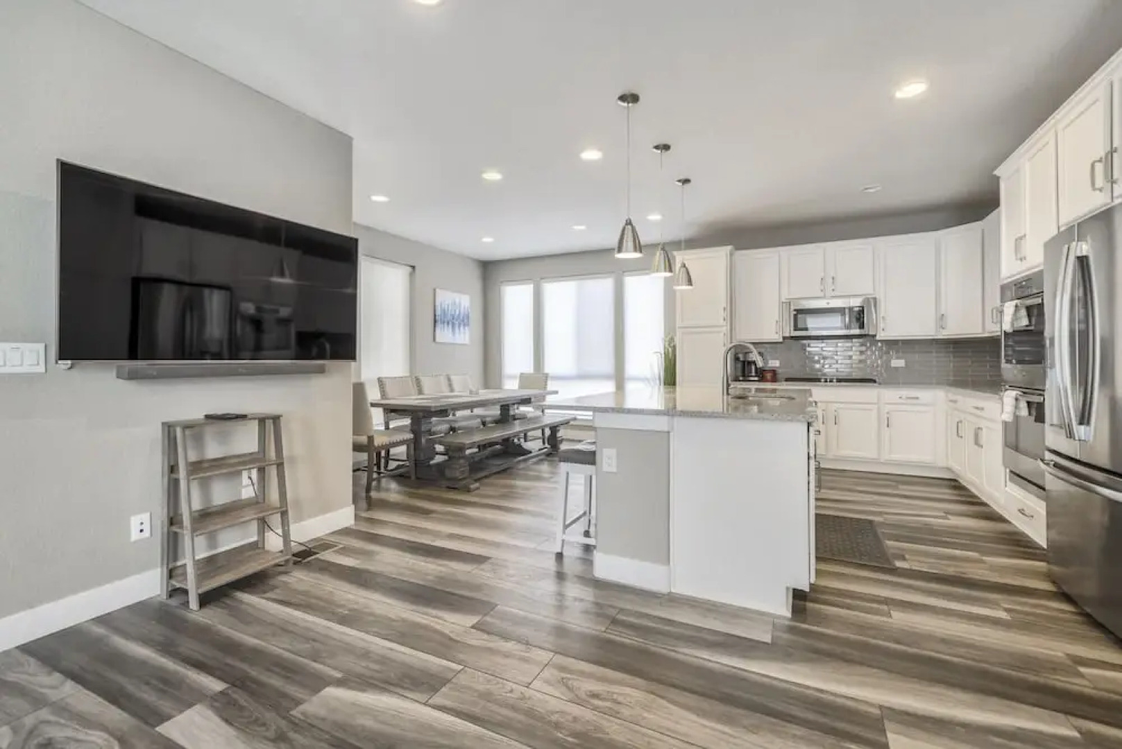 3BD Rooftop Lounge Restaurants & Parks