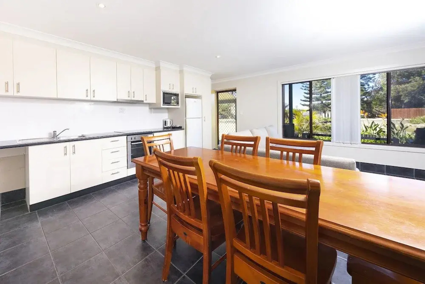 Seashells Beachfront Resort