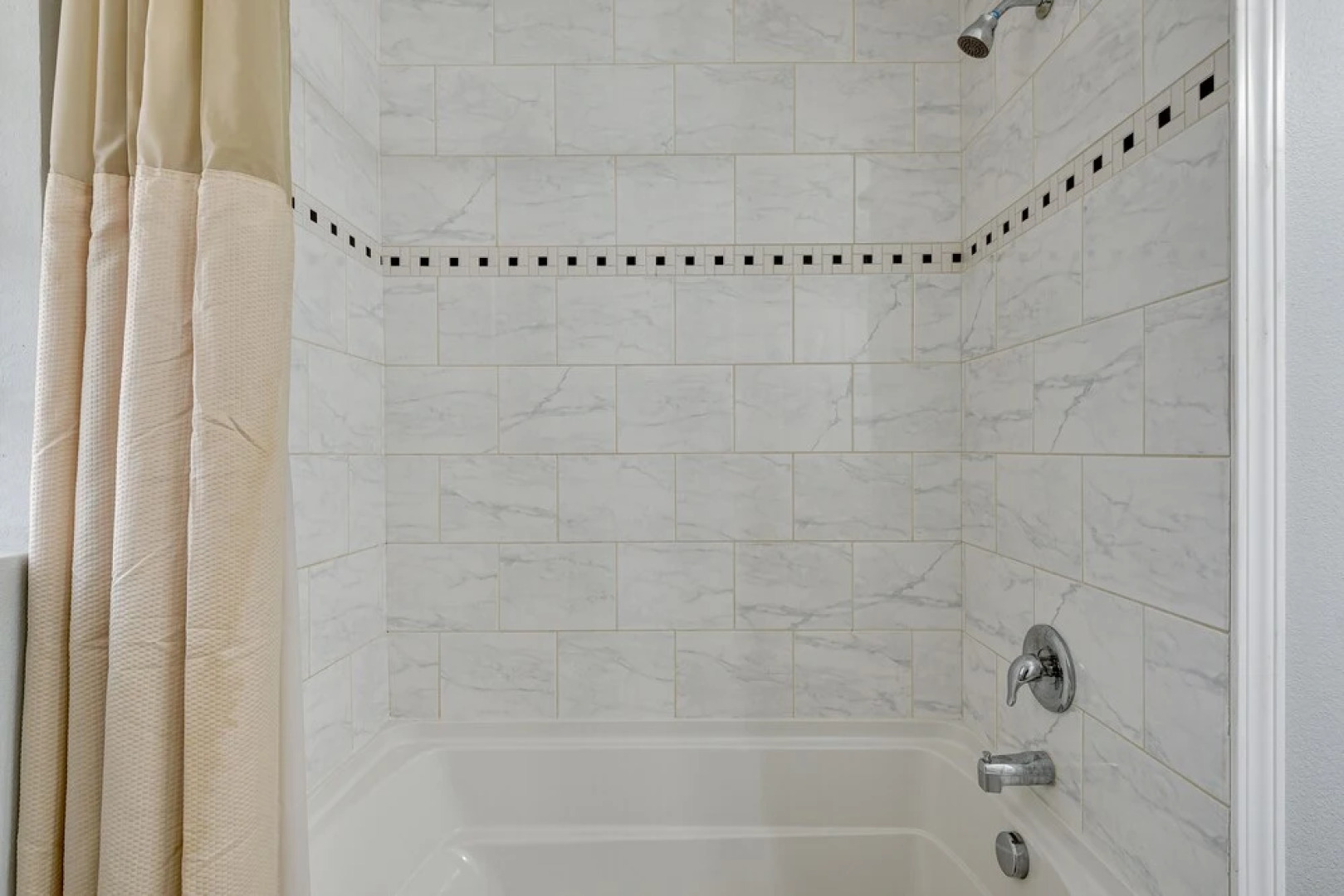 Modern Flower Mound Home < 2 Mi to River Walk