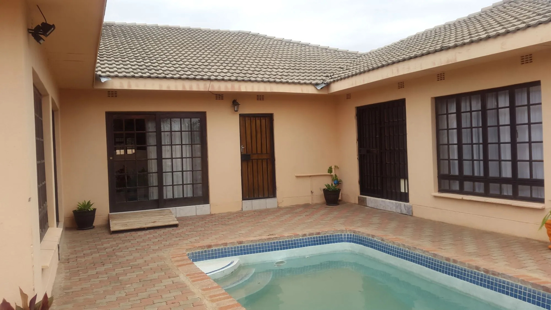 Tintech Bed & Breakfast