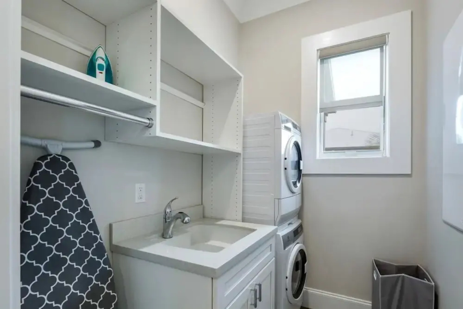 Seagate House by Brightwild Waterfront w Dock