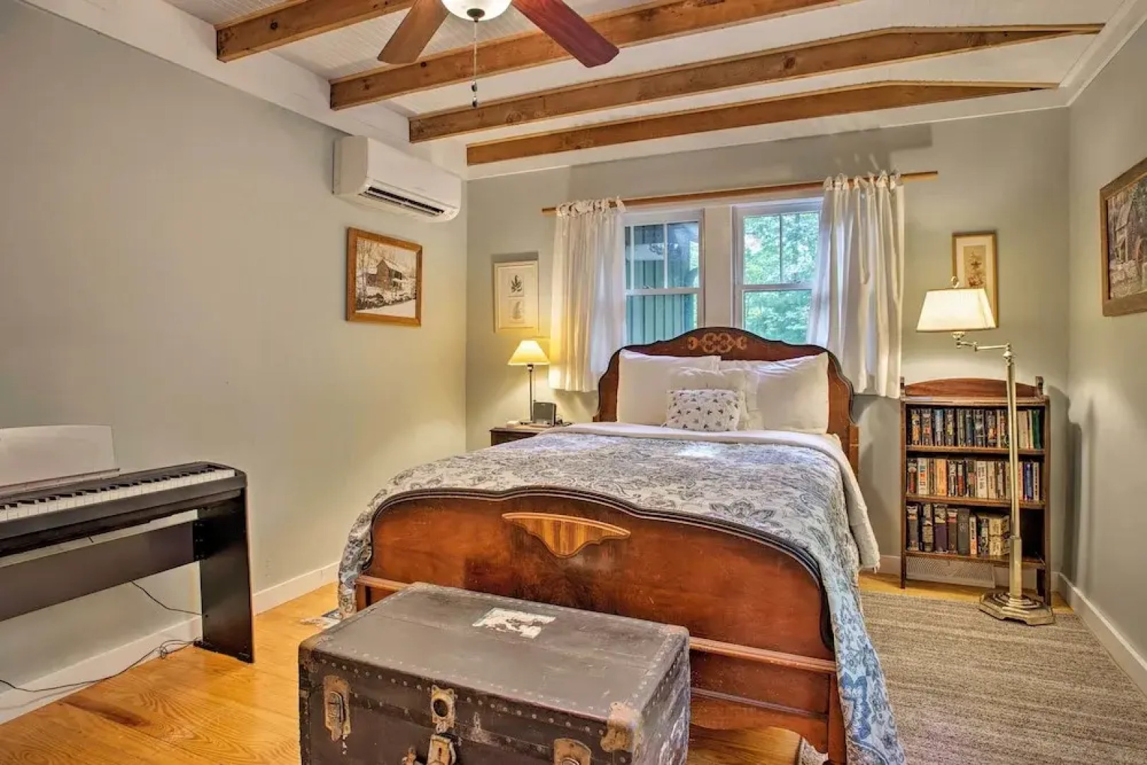 Asheville-area Cabin w/ Fire Pit & Forest Views