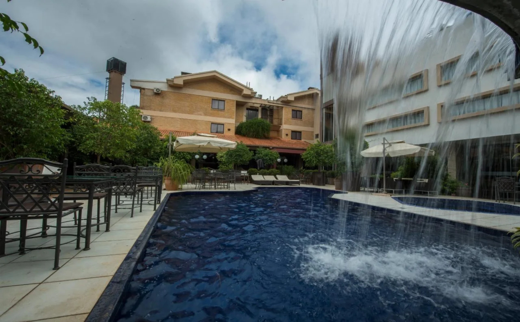 Las Ventanas Suites Hotel