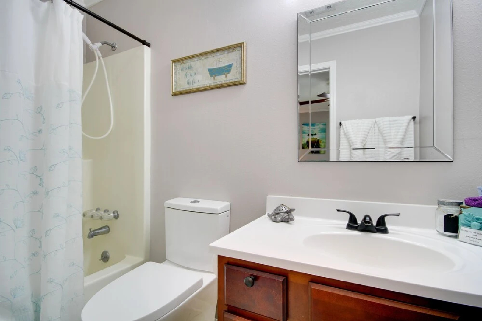 Charming Family Cottage Near Pass Christian Beach!