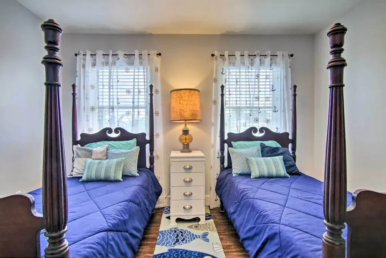 Bayfront Chincoteague Getaway w/ Fire Pit!