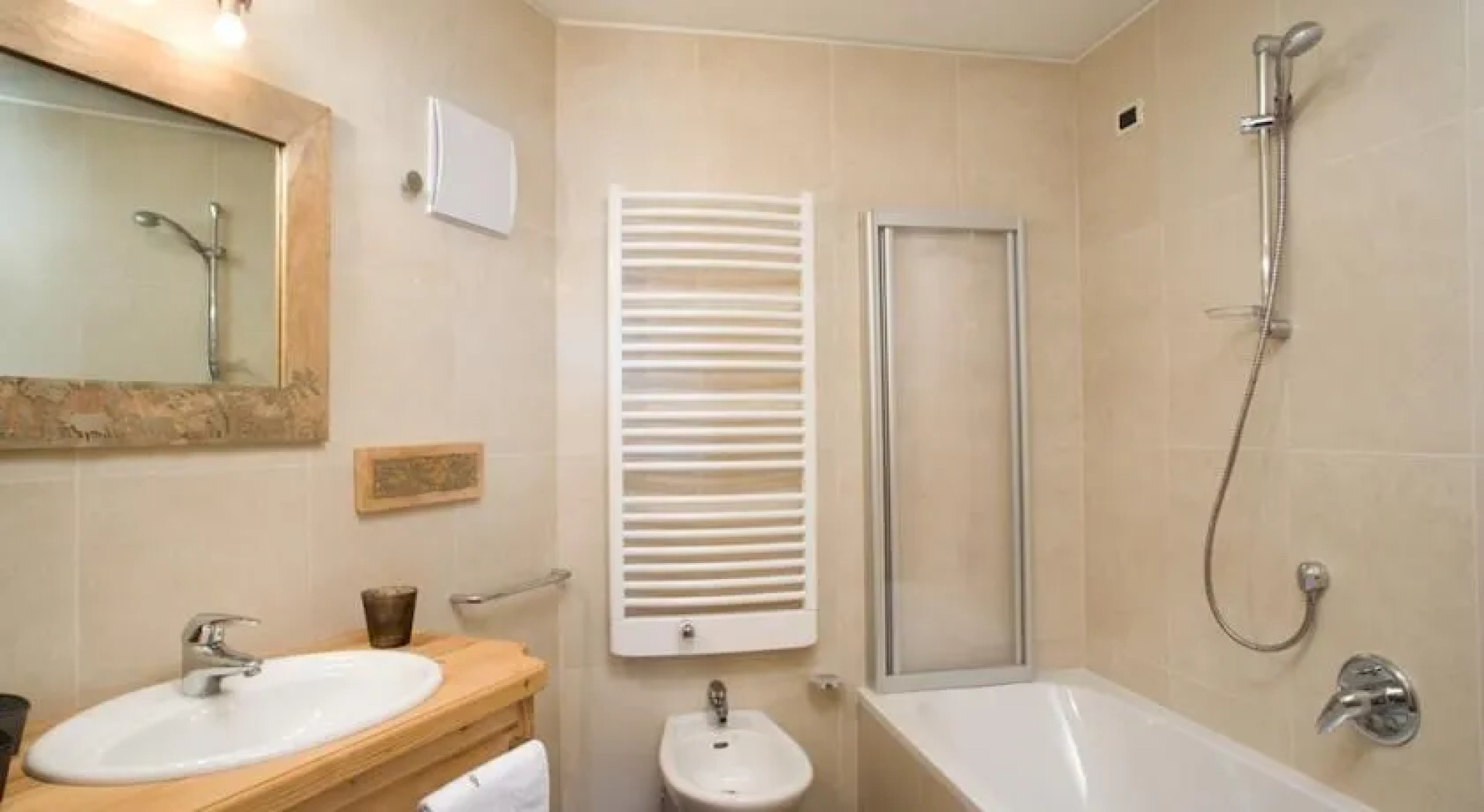 Nei Y Suredl NeveSole