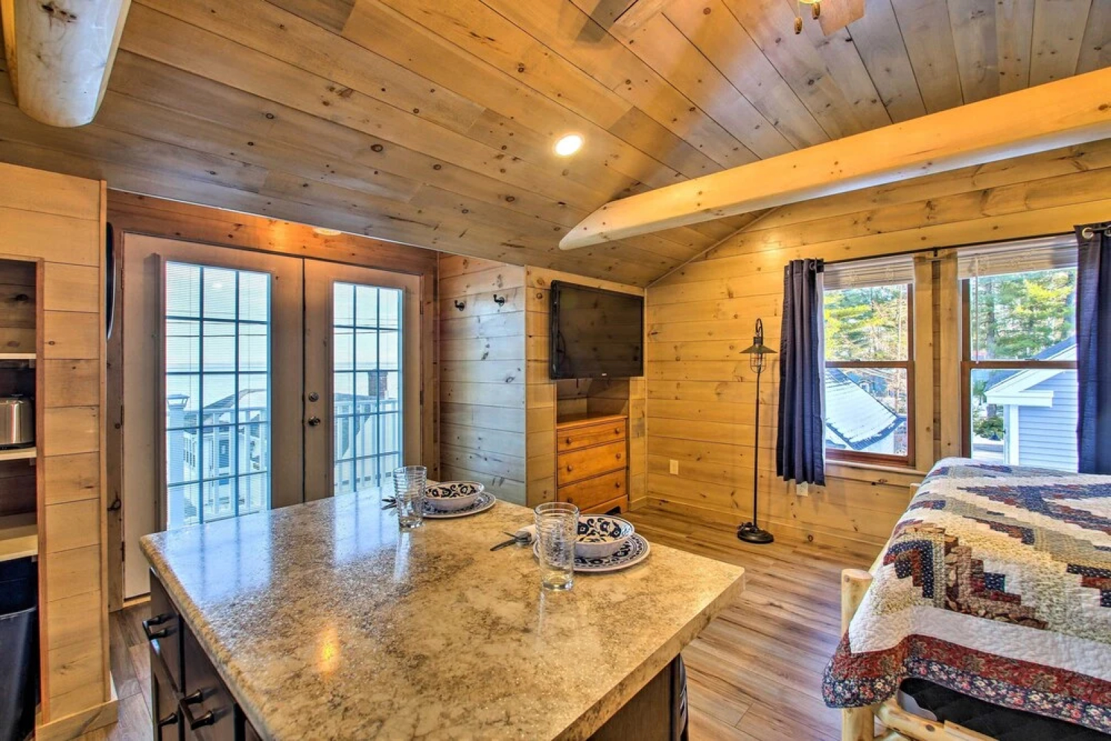 Sebago Lake Haven: Water Views, Steps to Shoreline