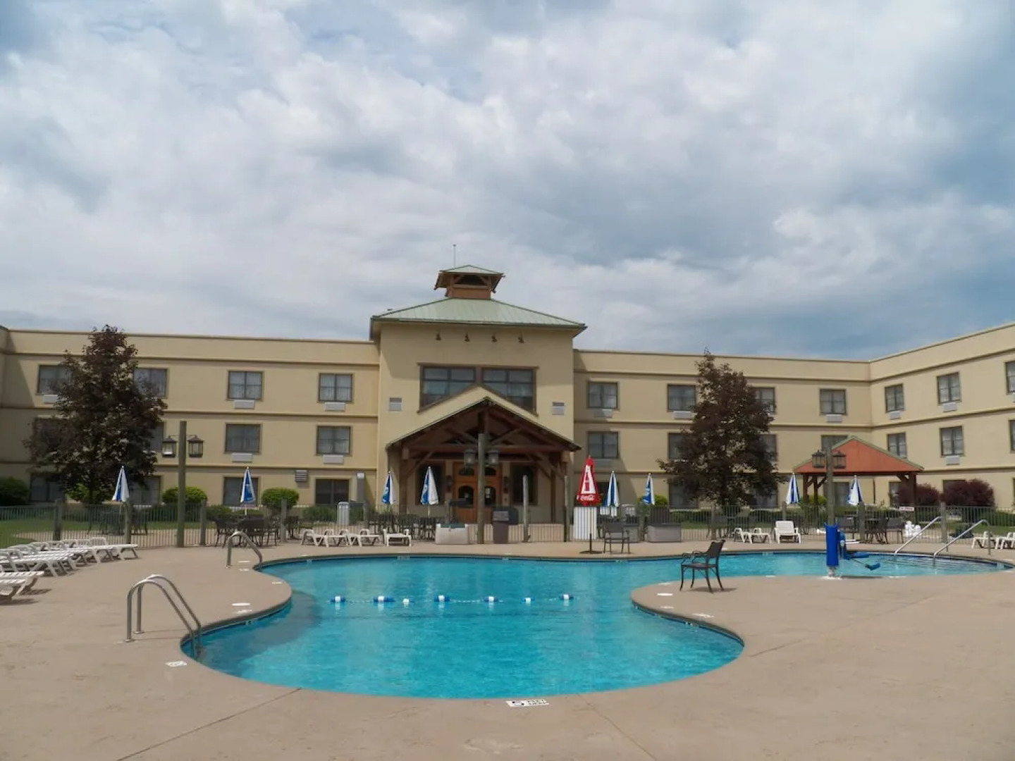 Darien Lake Lodge on the Lake