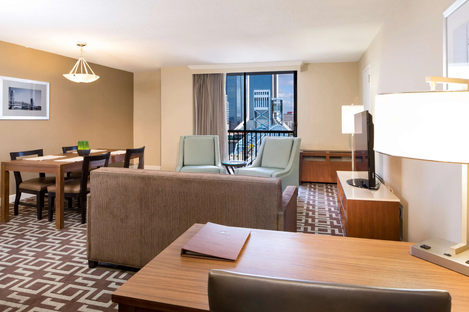 DoubleTree by Hilton Hotel Jacksonville Riverfront