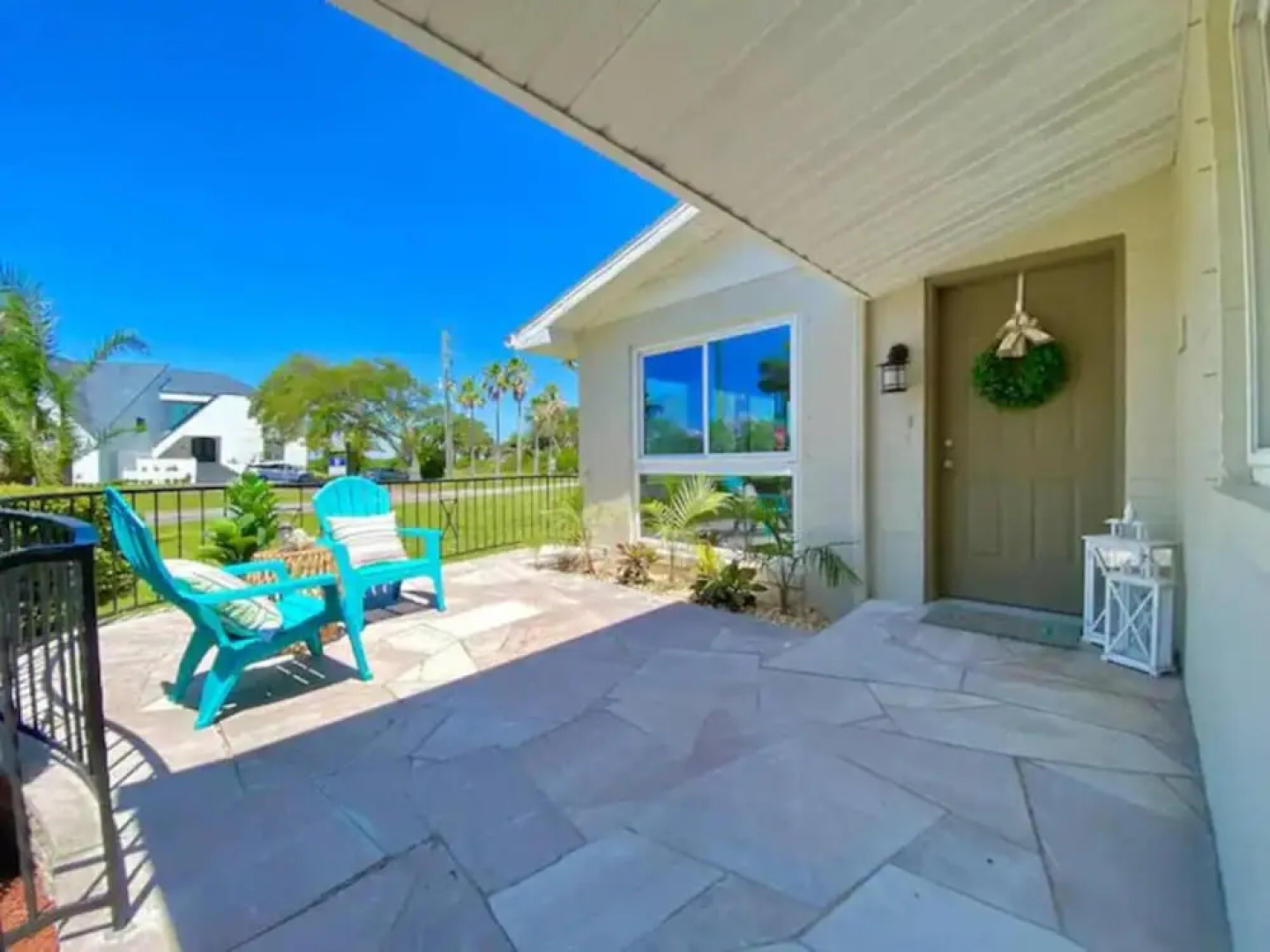 Cozy 4-Bedroom Beachside Home