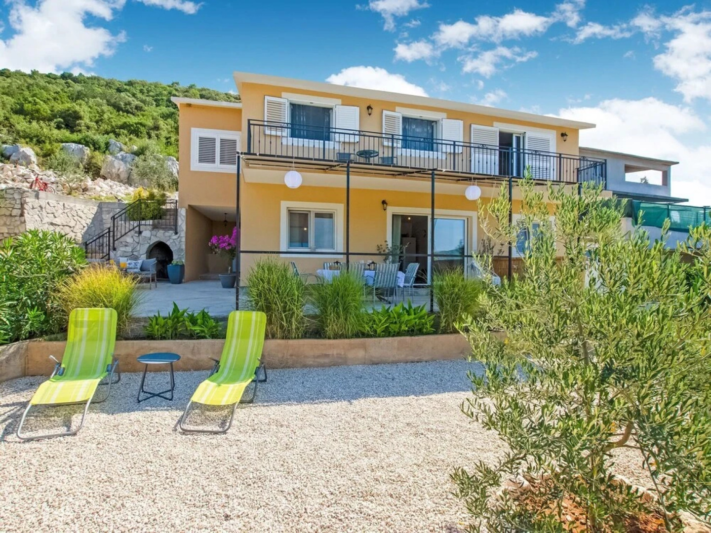 Sunrise Blace Apartments