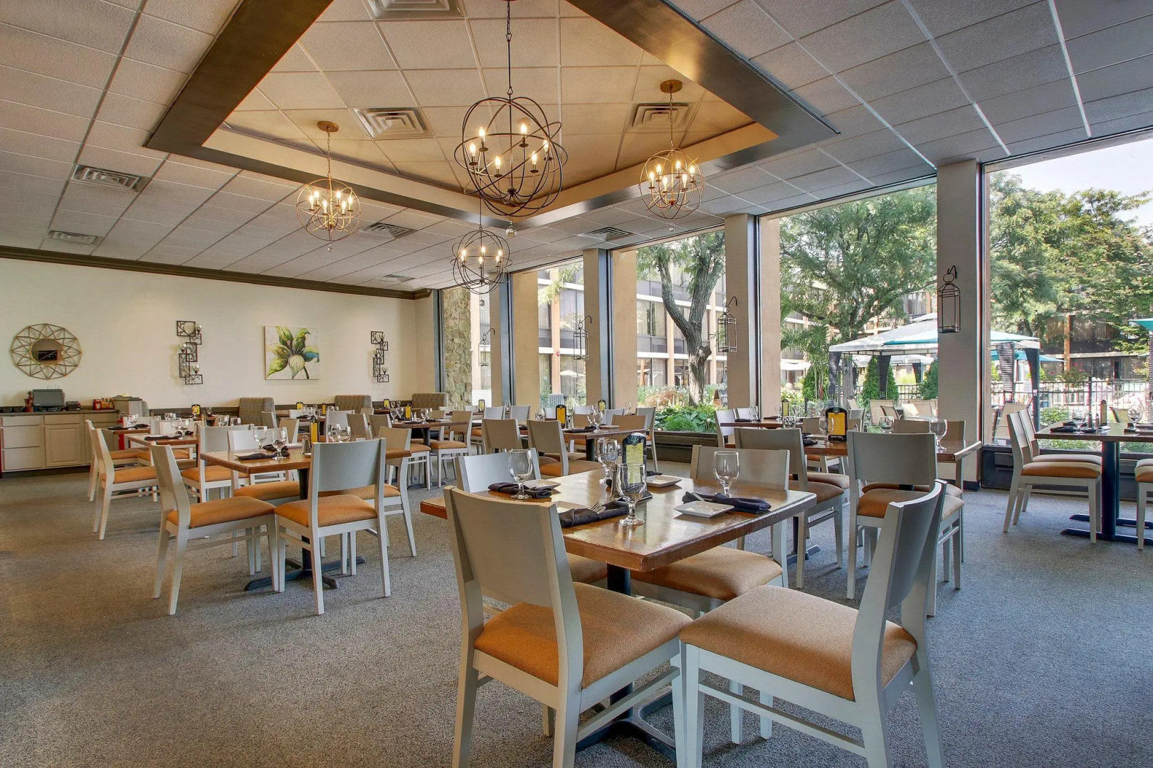 Holiday Inn Westbury - Long Island by IHG