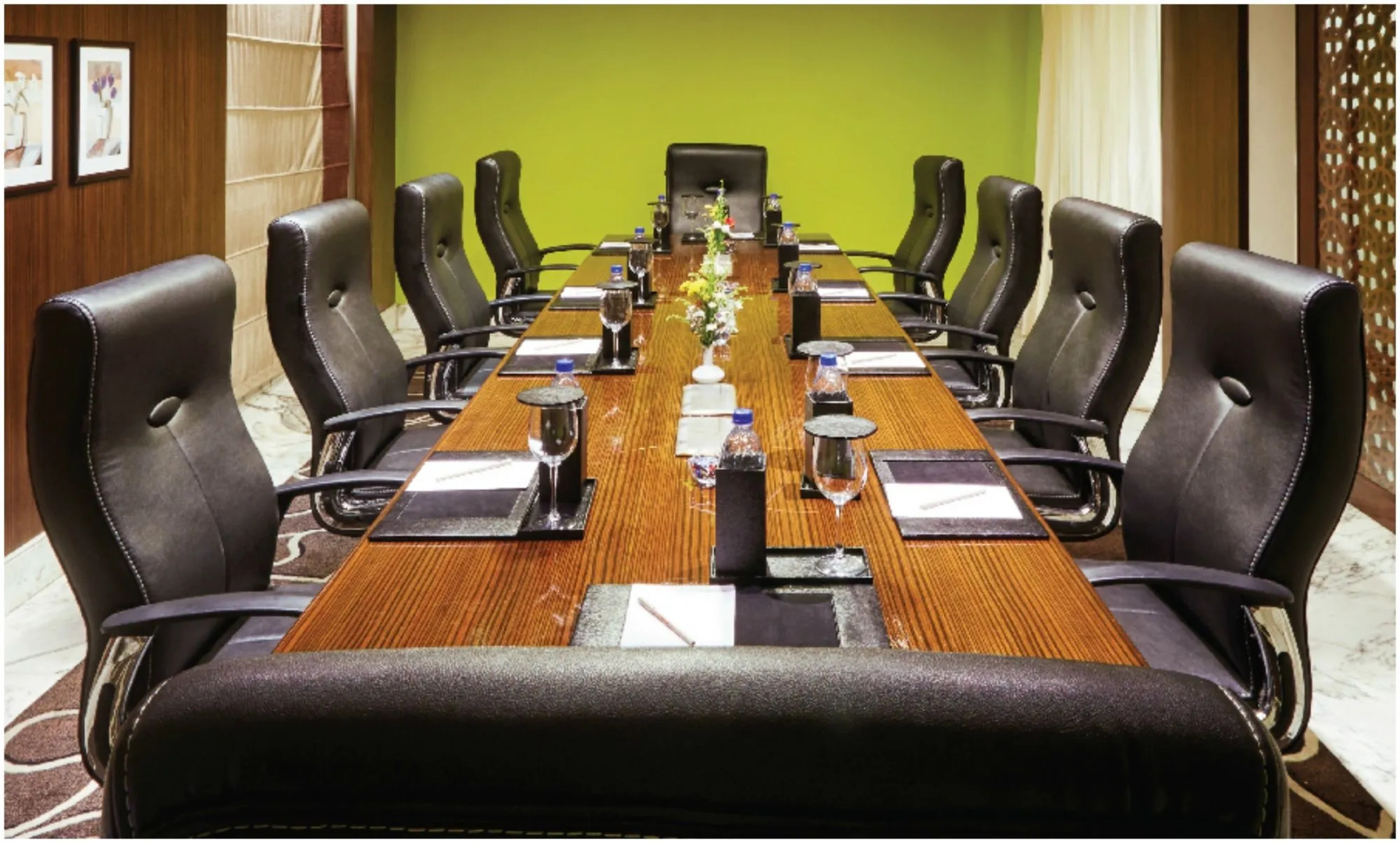 Vivanta Vijayawada, MG Road