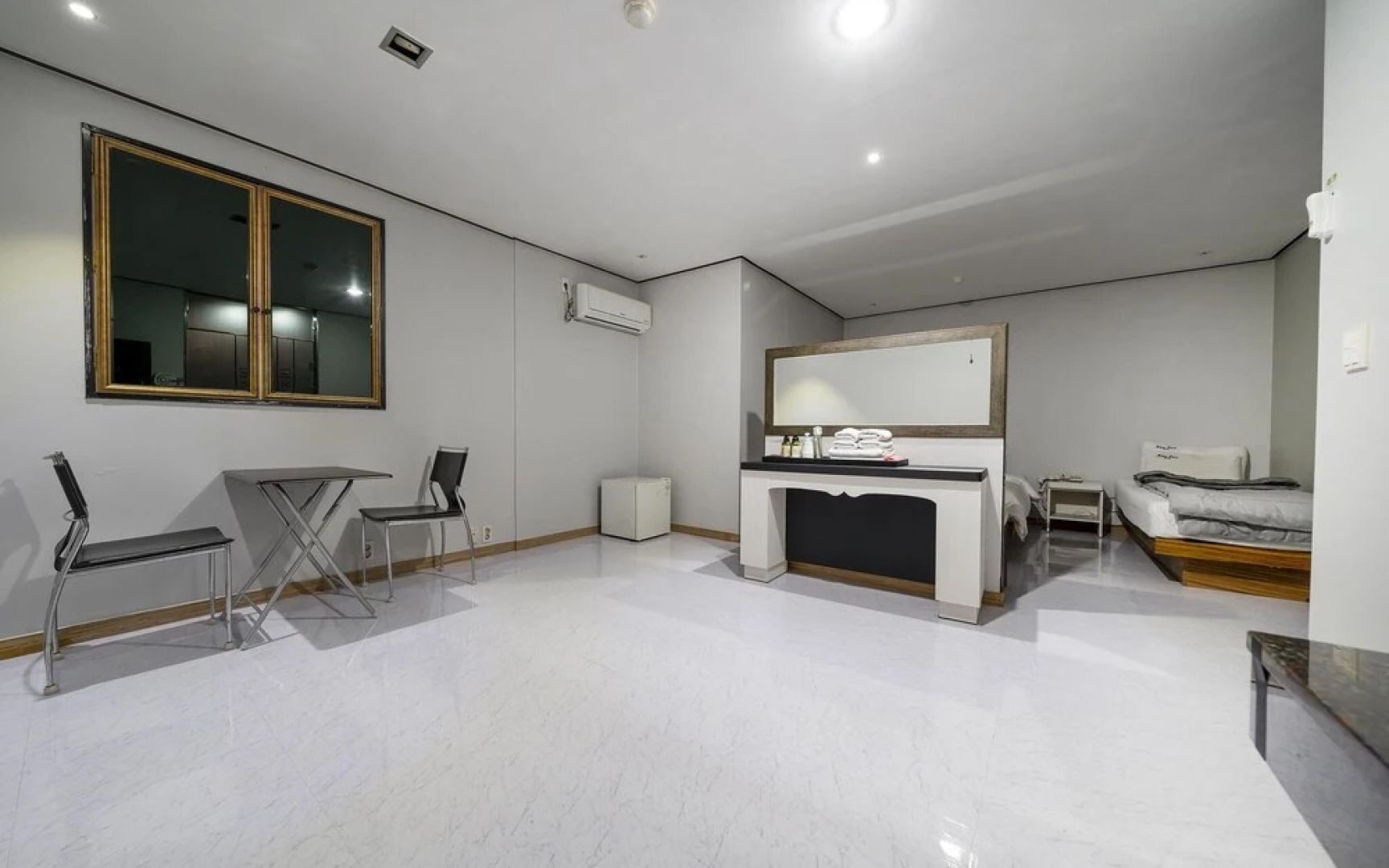 Gunsan Fox Tourist Hotel