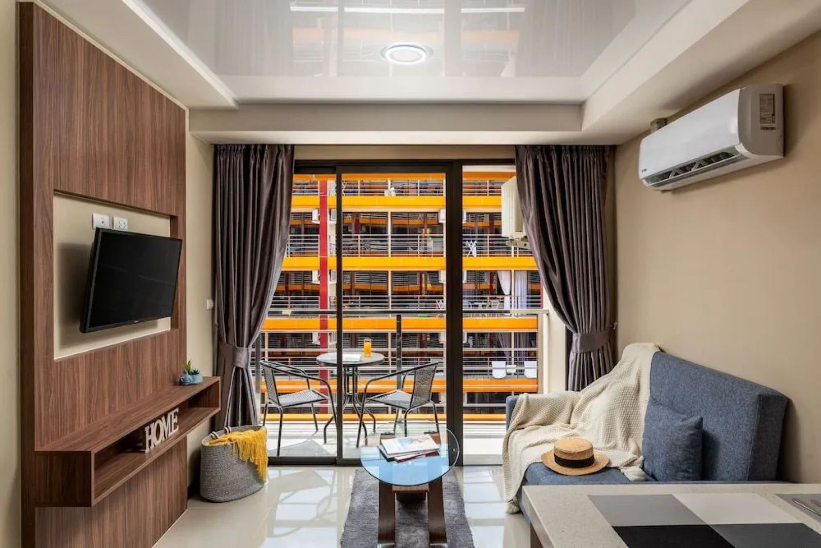 Naiharn Pearl Condo Hotel by Villacarte