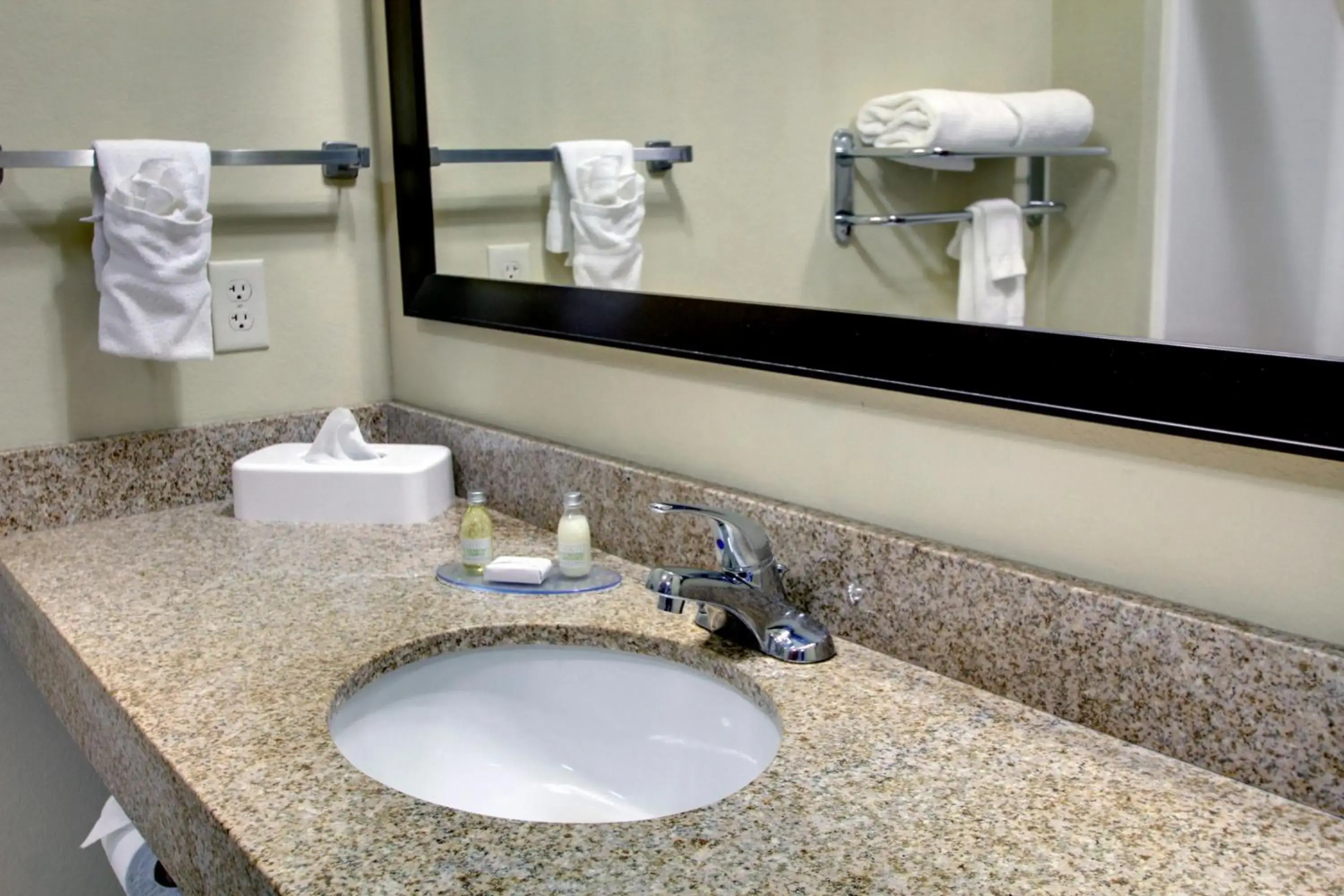 Cobblestone Hotel & Suites - Wayne