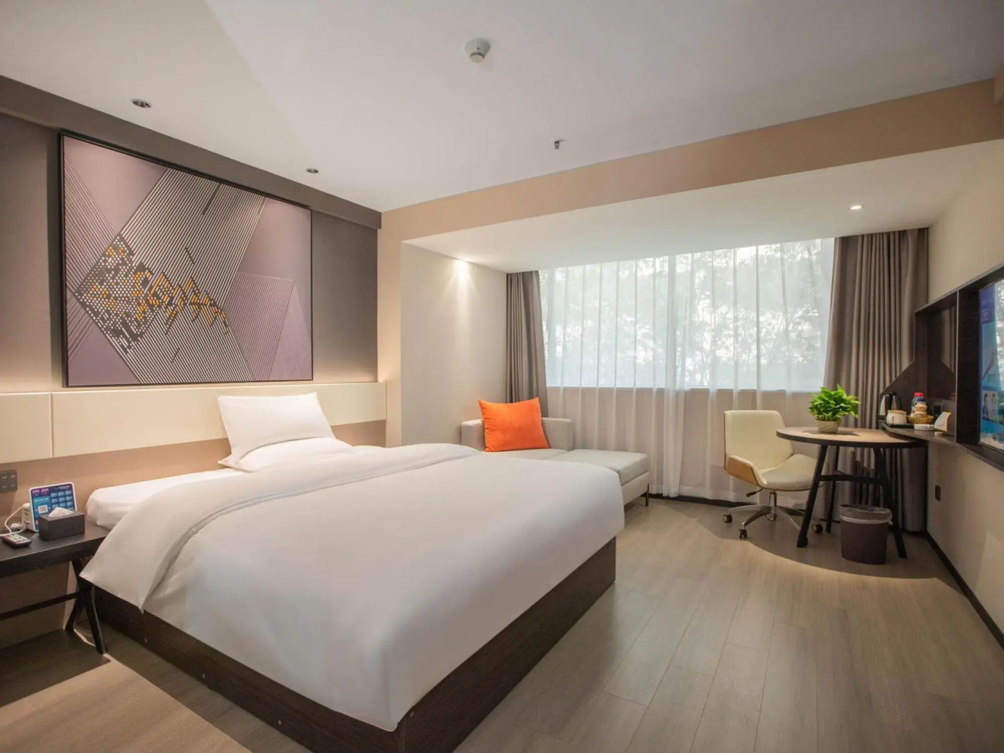 Jingmen California Apartment Hotel