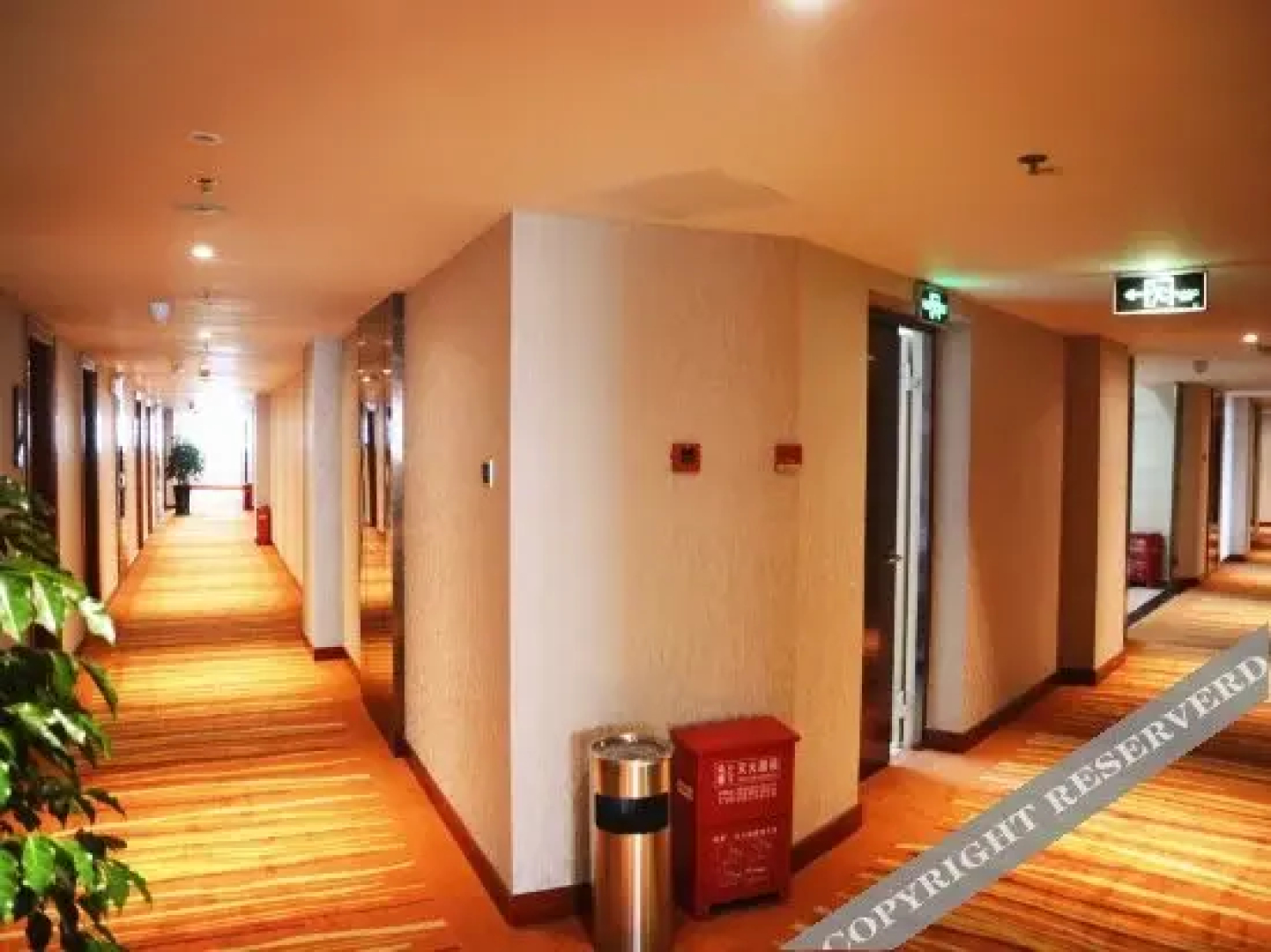 Peninsula Hotel (Xuancheng Xinglong International Plaza)