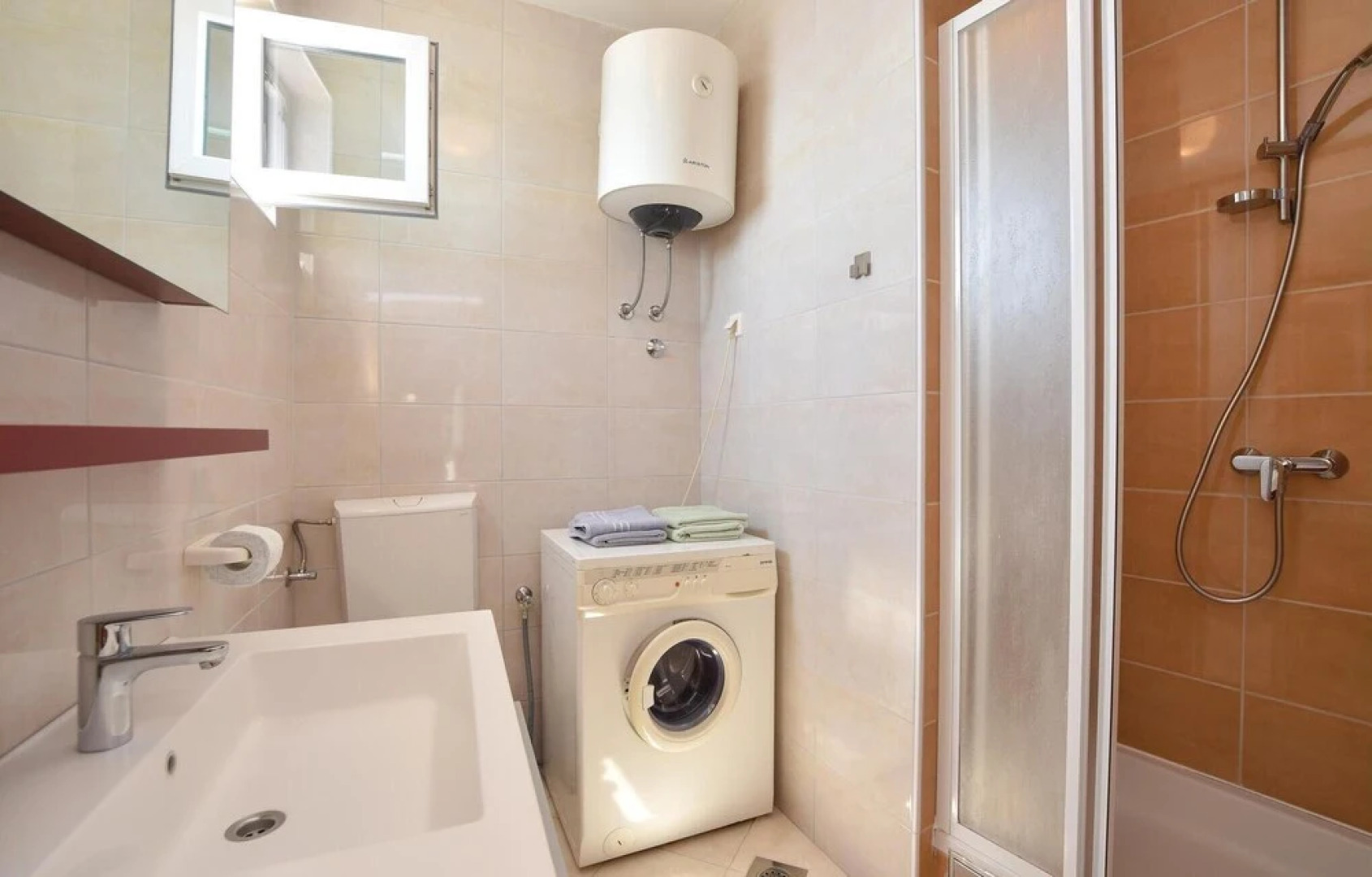 Awesome Home in Pisak With 3 Bedrooms, Private Swimming Pool and Wifi