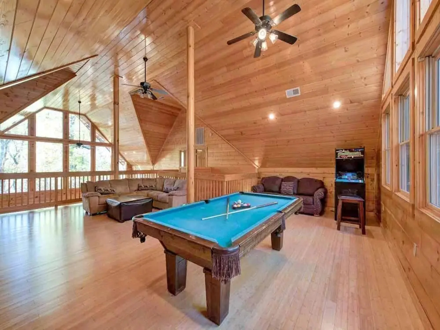 Unbridled Spirit 5 Bedroom Home with Hot Tub