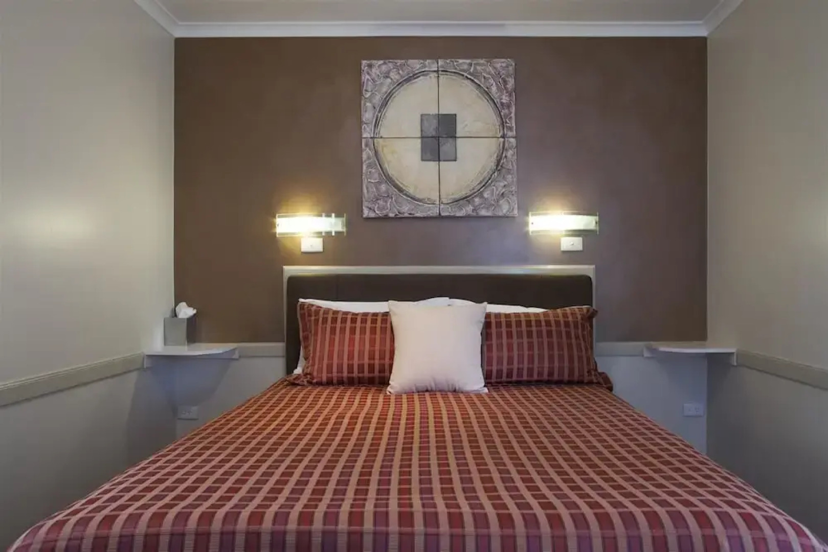 Holiday Haven Swan Lake