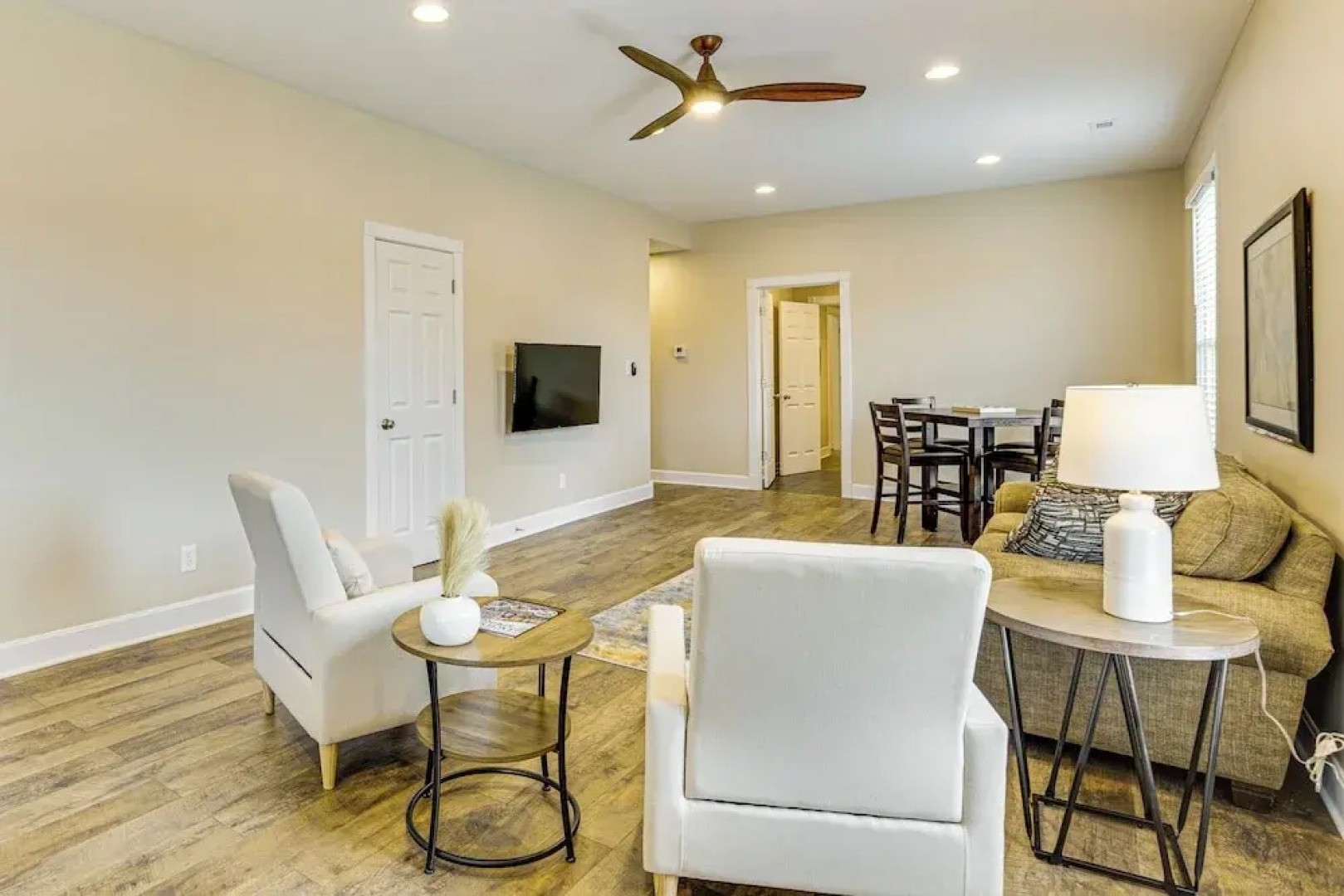 Walk Downtown: Historic Home in Excelsior Springs