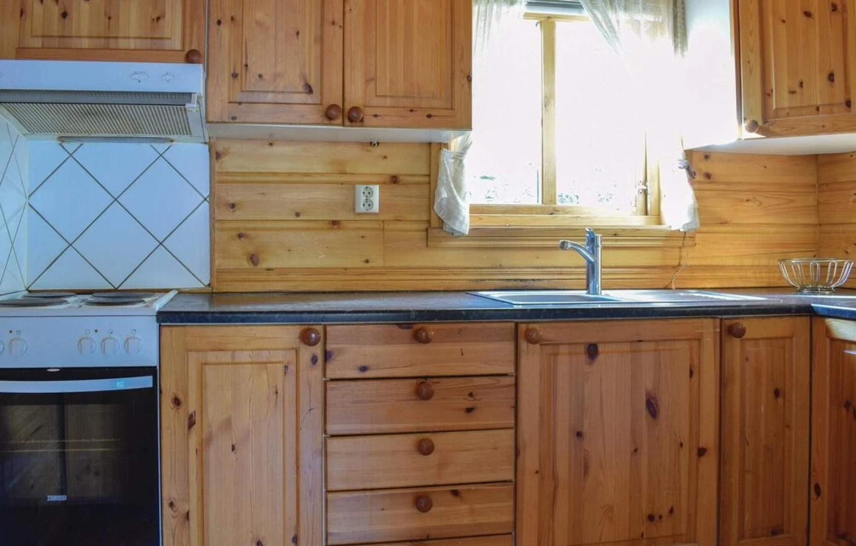 Stunning Home in Ølensvåg With 2 Bedrooms and Wifi