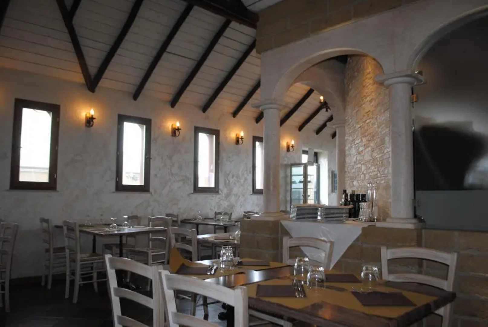 Luxar room