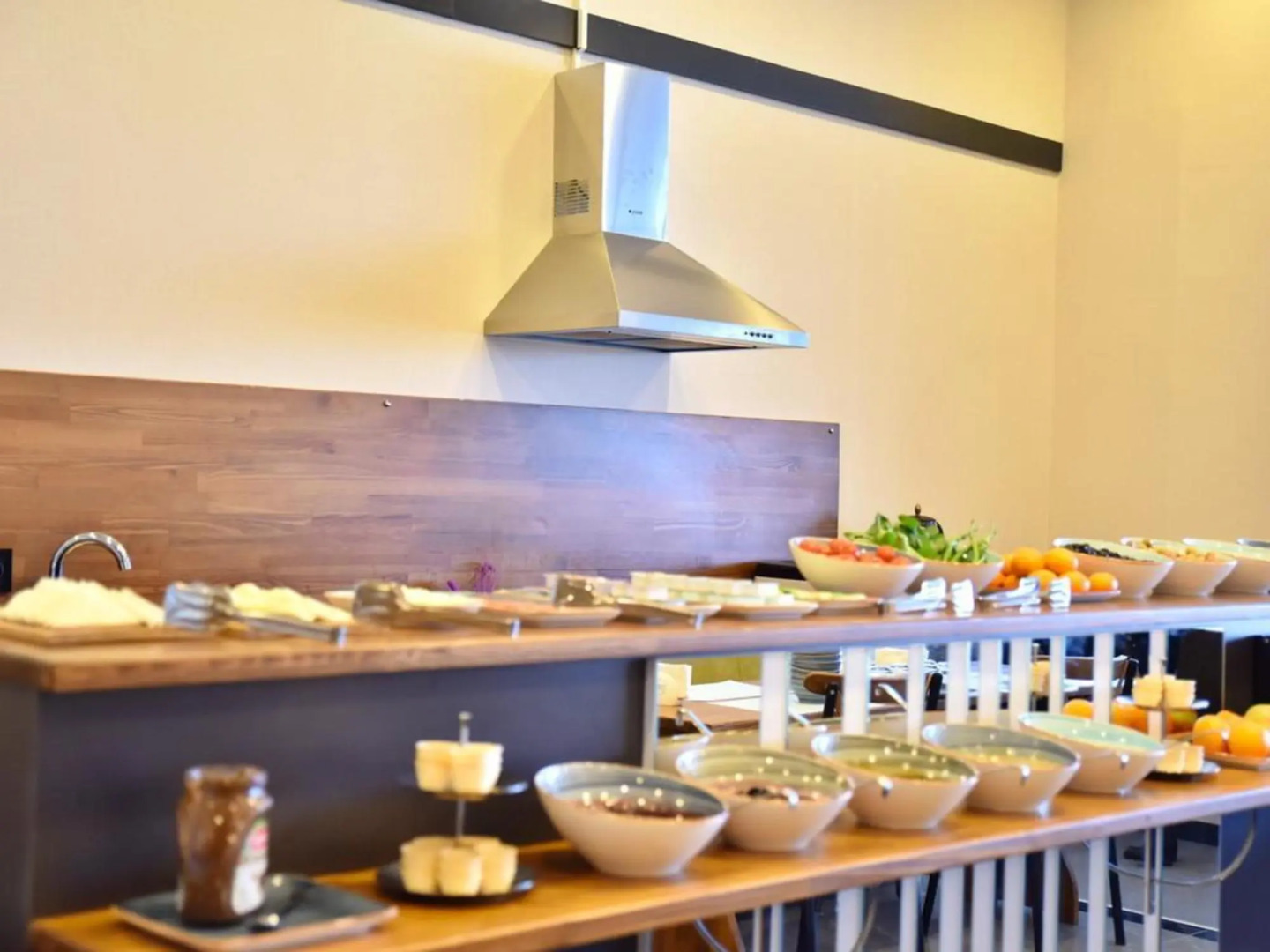 Roof 264 Hotel and Suites