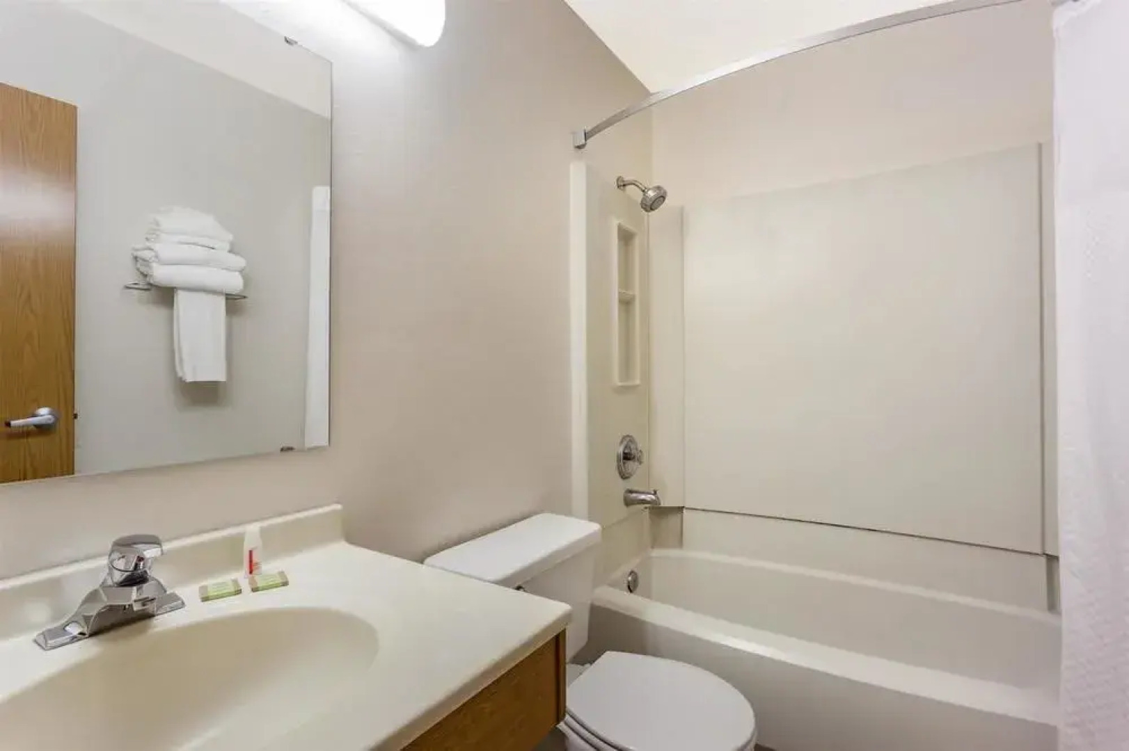 Super 8 By Wyndham Union Gap Yakima Area