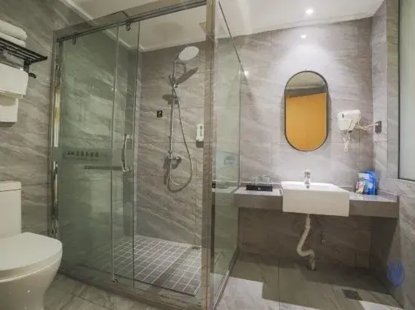 Xidiya Business Hotel (Yichun Drum Tower Pedestrian Street Runda International)