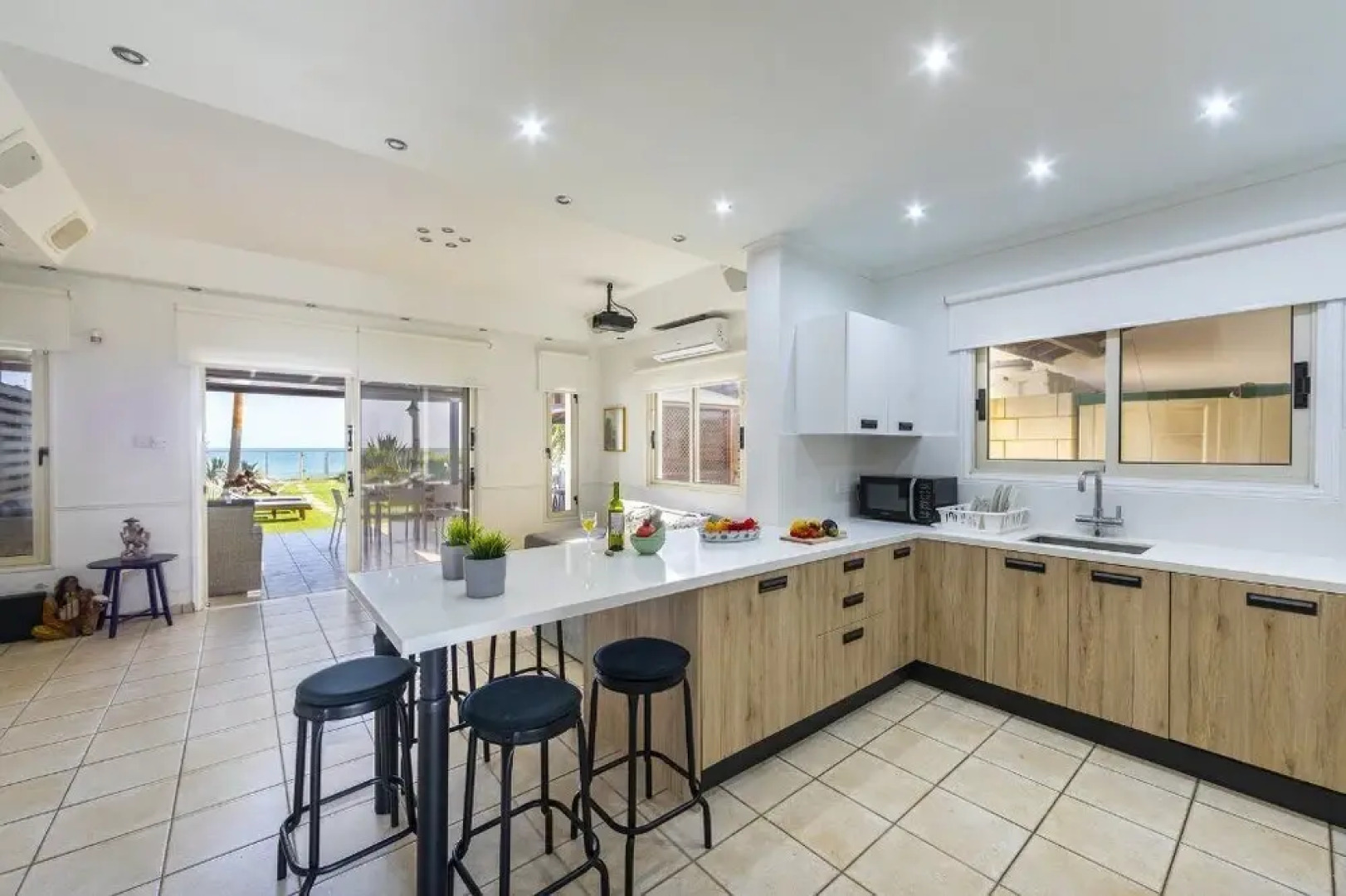 Meneou Beachfront Villa 3