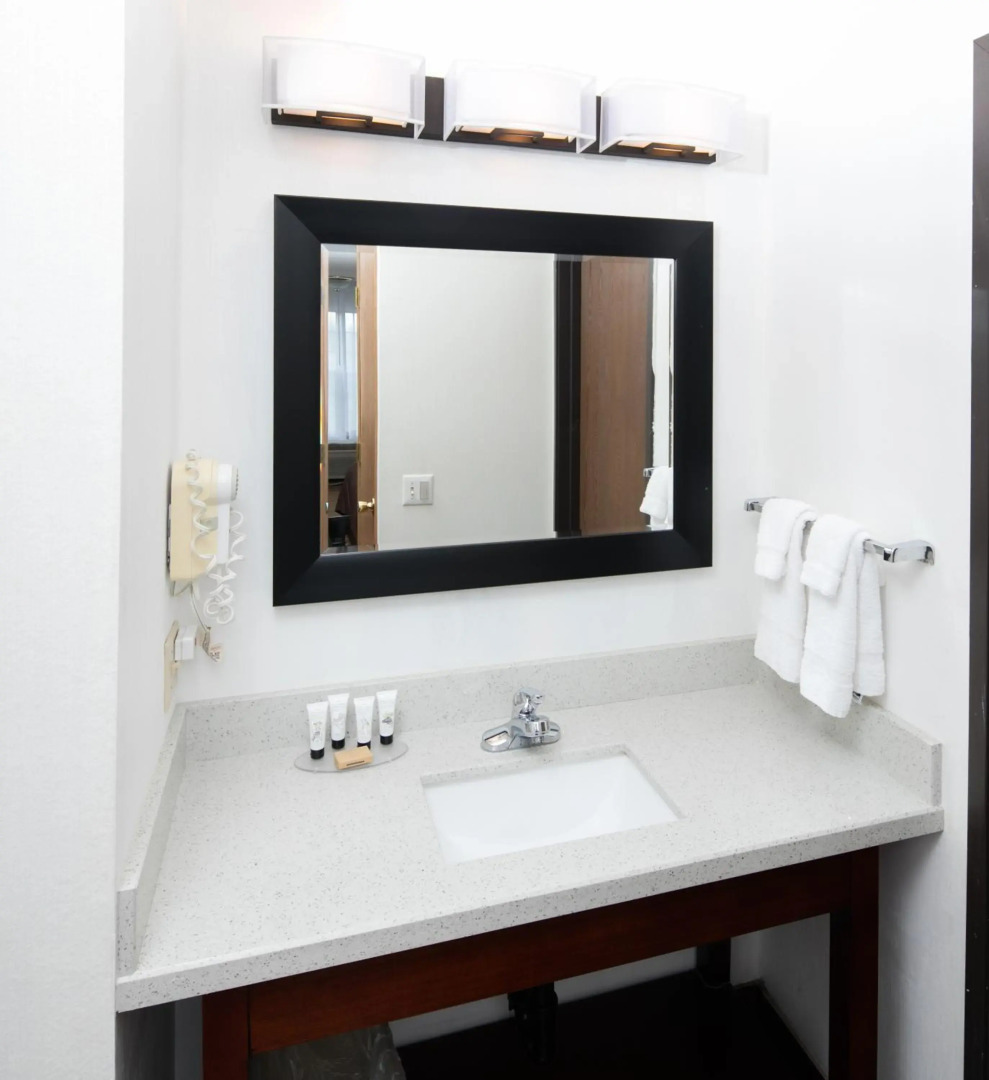 Red Lion Inn & Suites Auburn