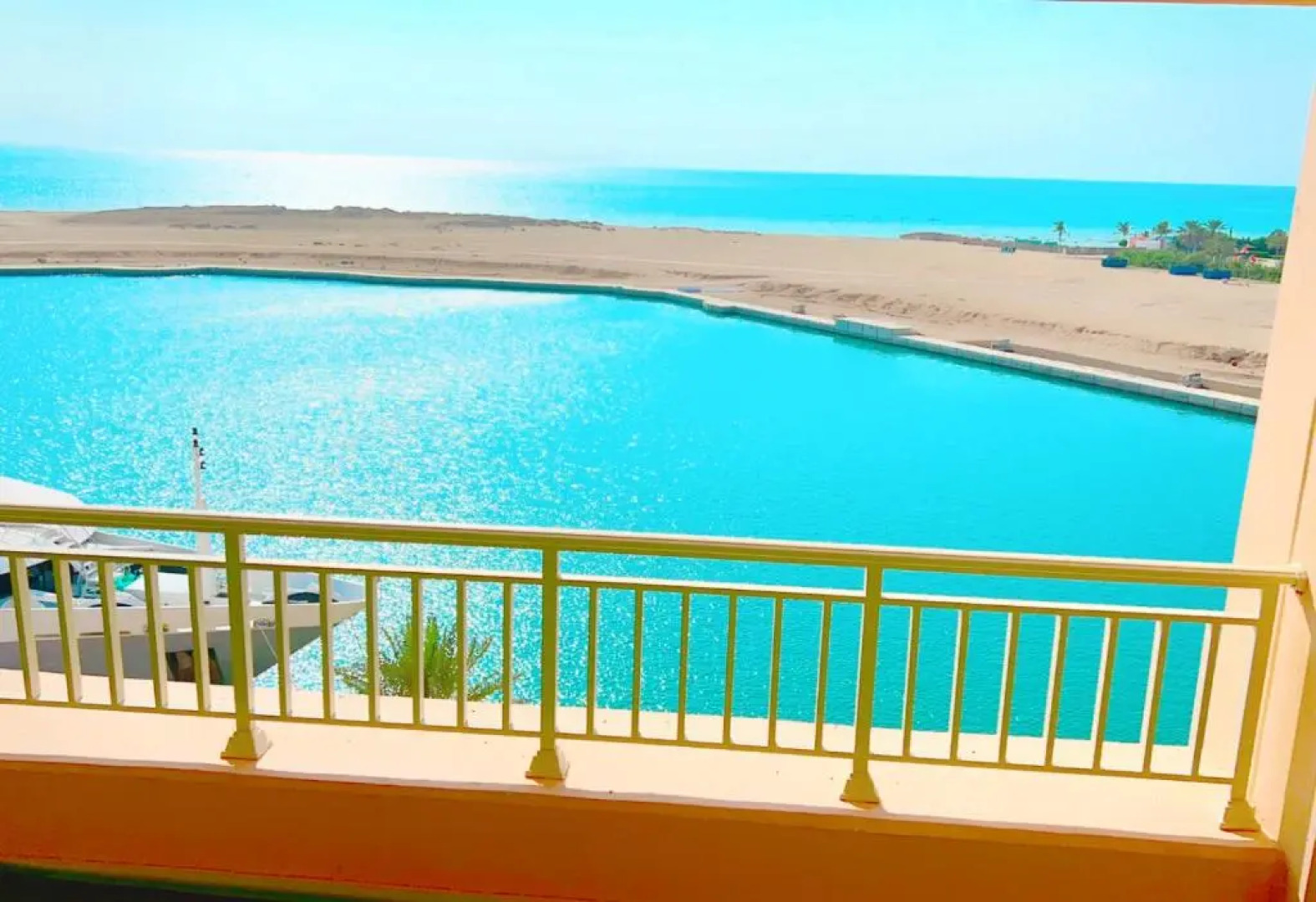 رويال مارينا 2 بانوراما علي البحر مباشر عوائل فقط
