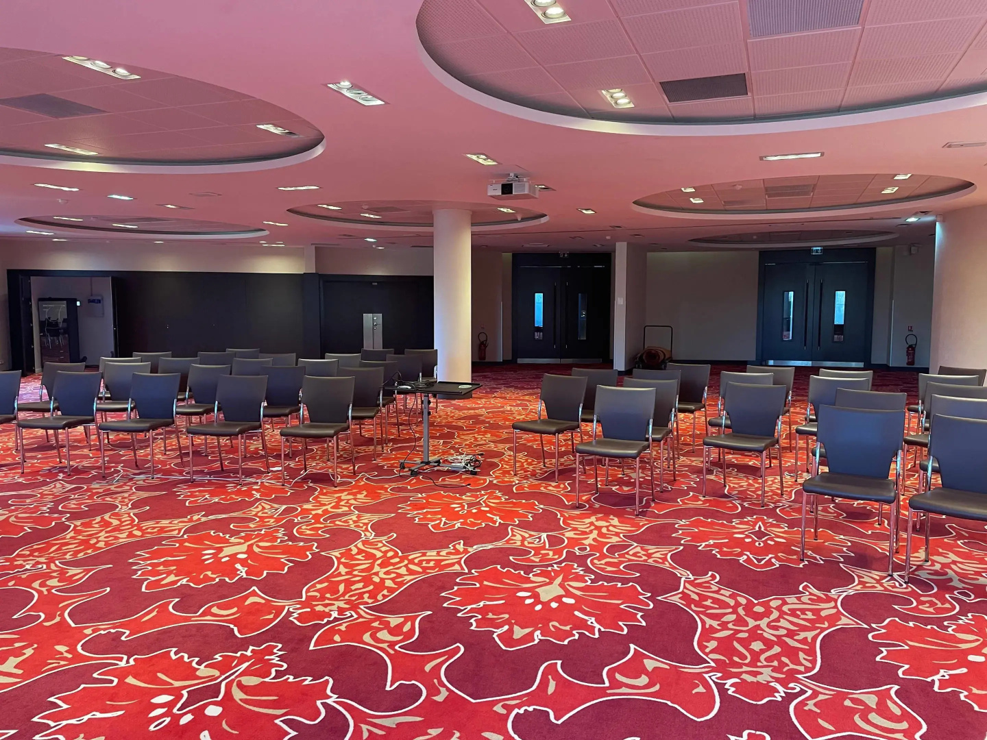 Отель Clarion Paris CDG Airport