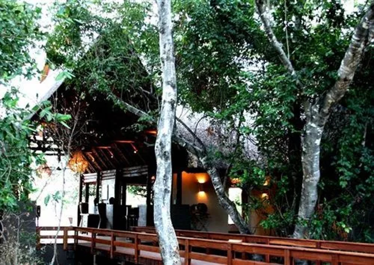 Royal Chundu River Lodge