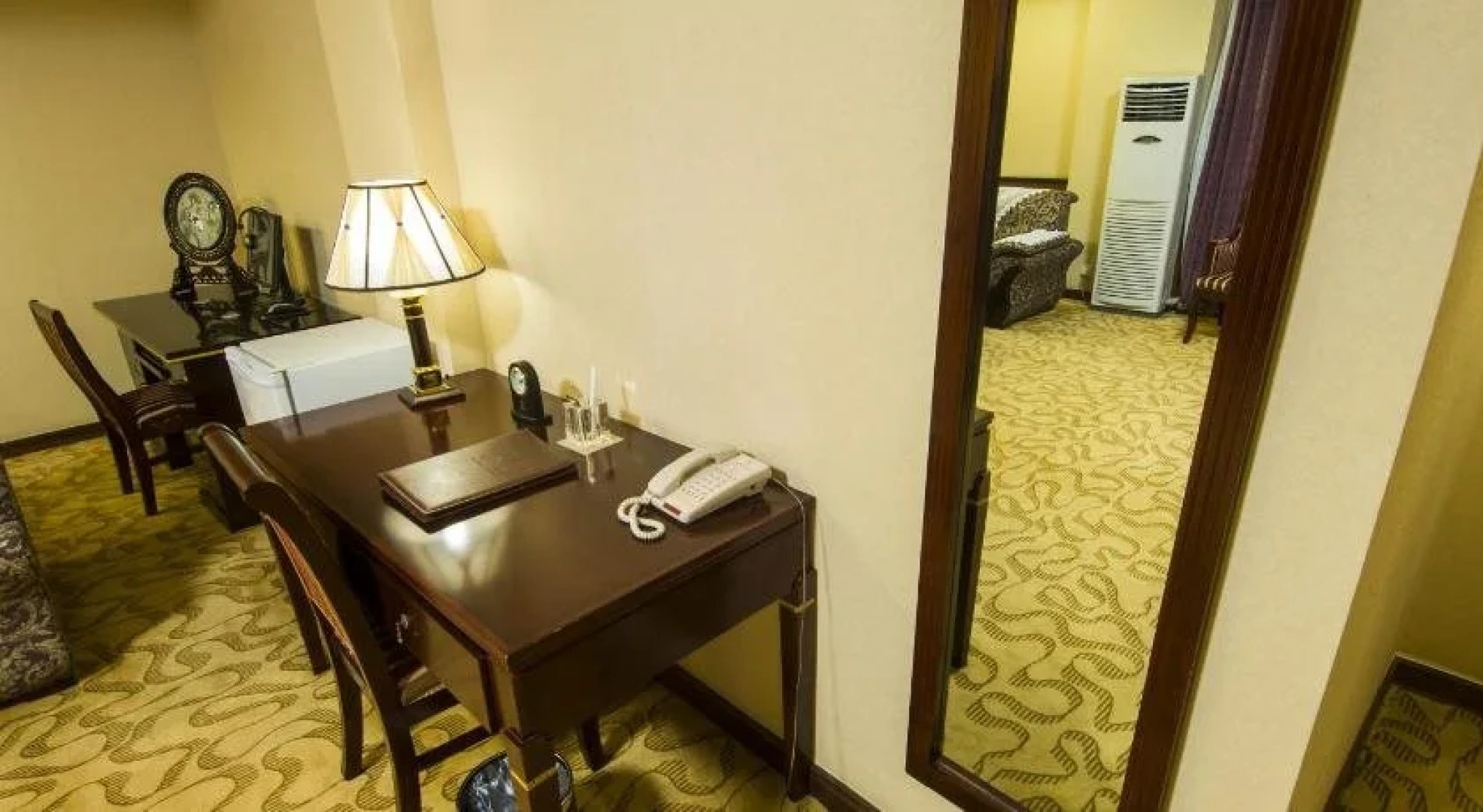 Dunhuang Legend Hotel - Dunhuang