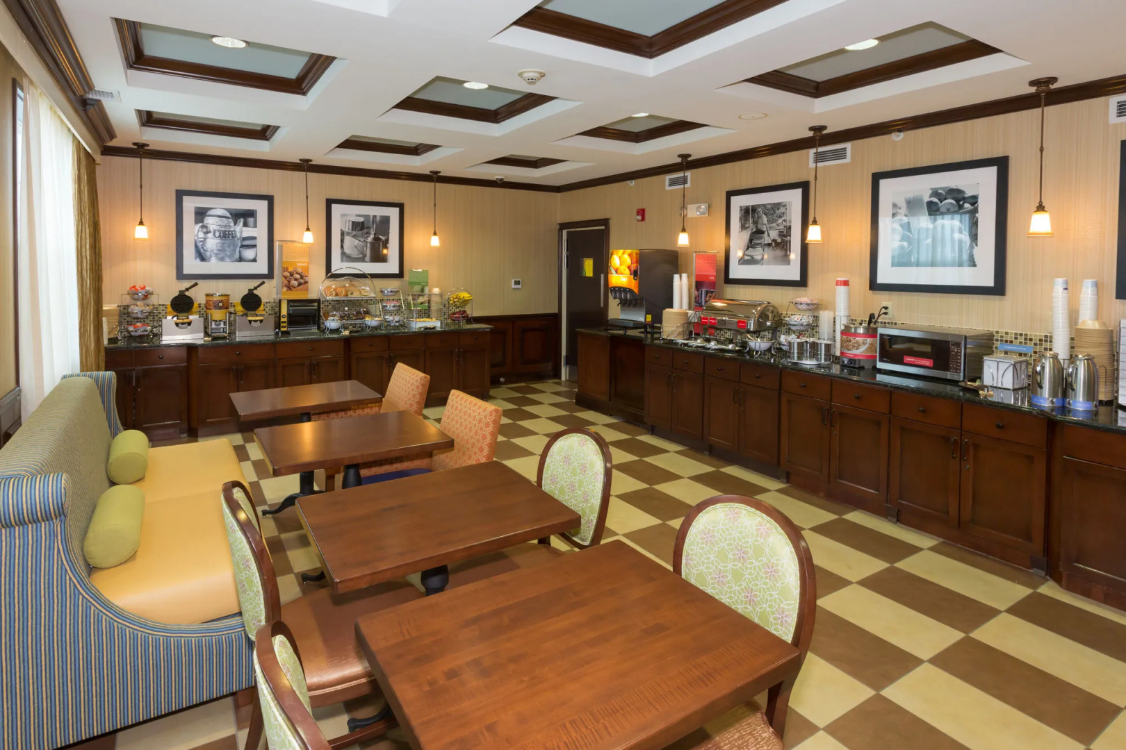 Hampton Inn Buffalo-Williamsville