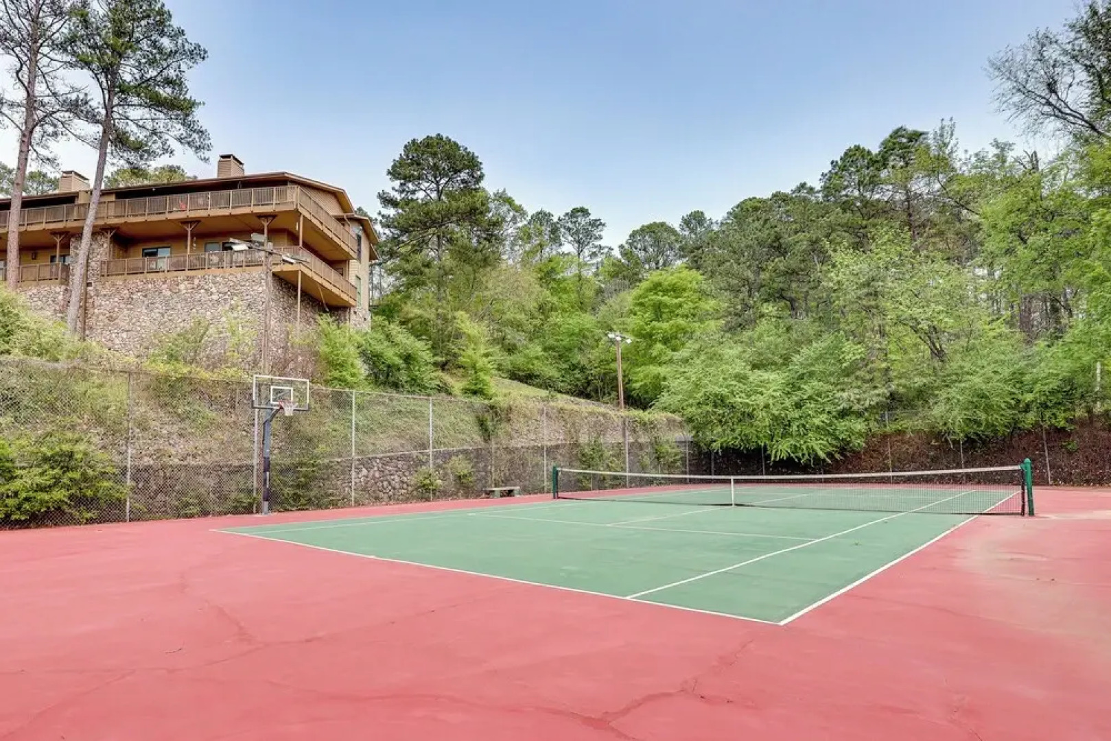 Rorys Roost Hot Springs Condo on Lake Hamilton!