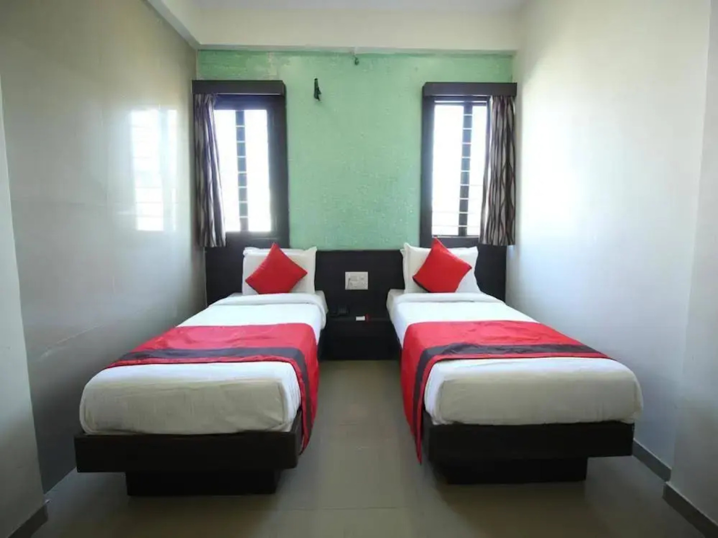 OYO Rooms Sahkari Jin Cross Road