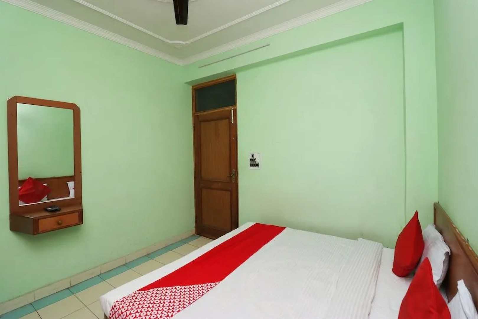 Oyo 44250 New Hotel Shivlok