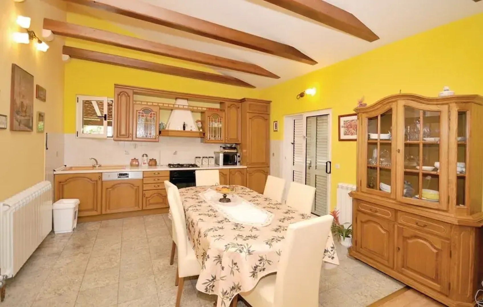 Picturesque Escape Holiday Home With Pool and Sauna