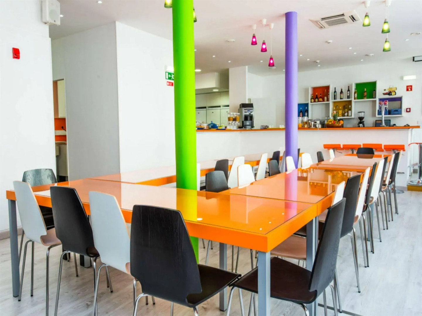 Golden Tram 242 Lisbonne Hostel