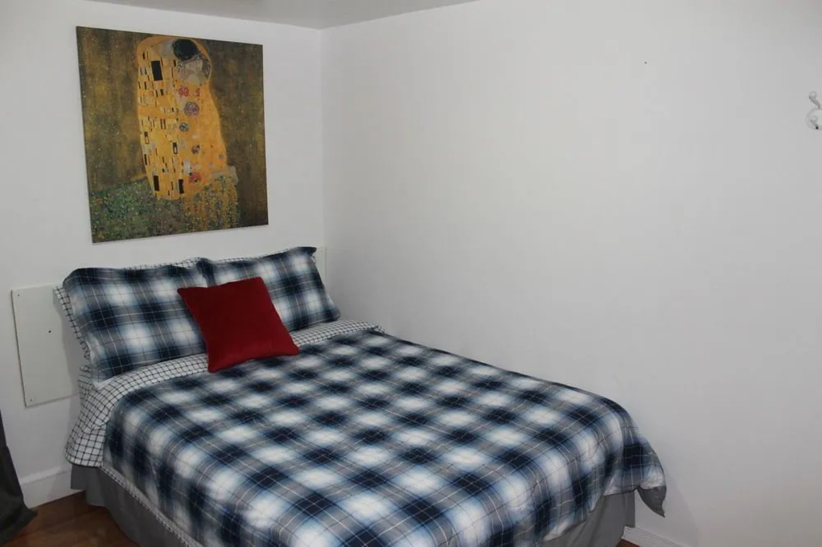 Adib Apartments - 224 Woodroffe Ave, Unit 4 (Basement)